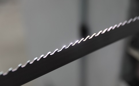 阿克苏双金属带锯条产生切削噪音的原因具体有哪些？